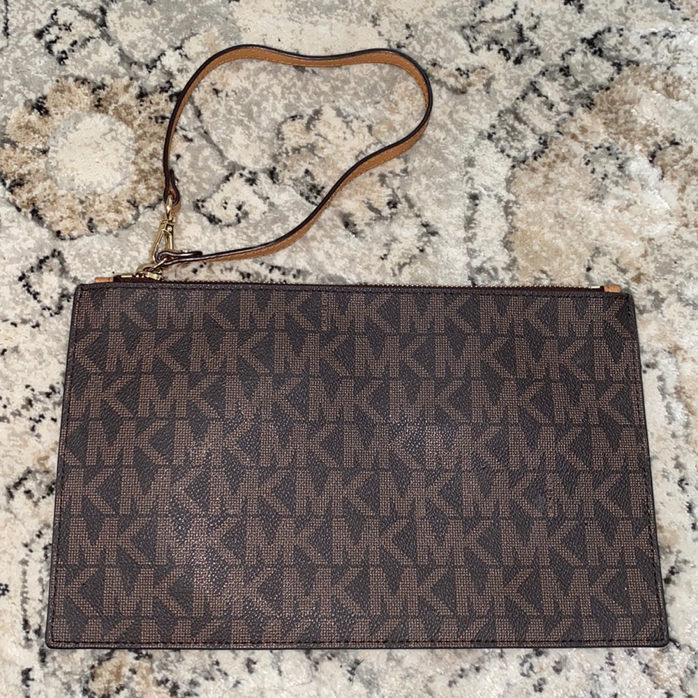Michael Kors Wristlet